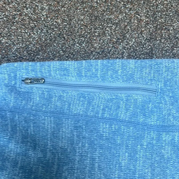 Patagonia women’s Light Blue Fleece Jacket - Picture 4 of 5